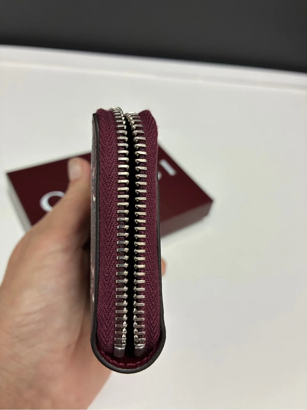 Gucci NWT Burgundy GG Monogram Zip Wallet with Navy and White Accents - Picture 7 of 10